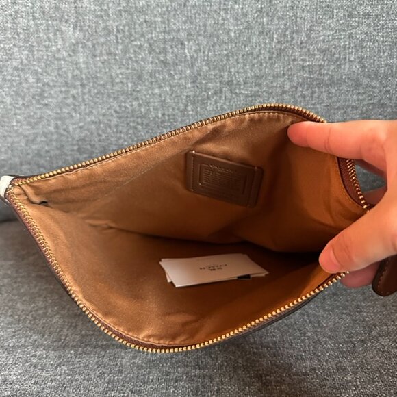 NWT! RARE! F77886 COACH X WHISBE VANDAL GUMMY BEAR LARGE WRISTLET 30 CHALK POUCH - Picture 6 of 8